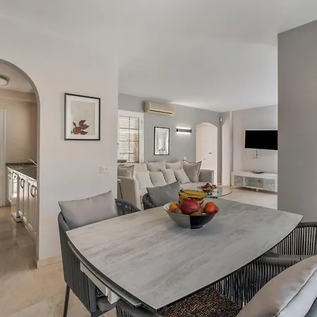 La Caleta Seaside With Pool Вилла Адехе