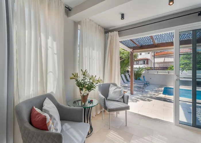 La Caleta Seaside With Pool * Адехе