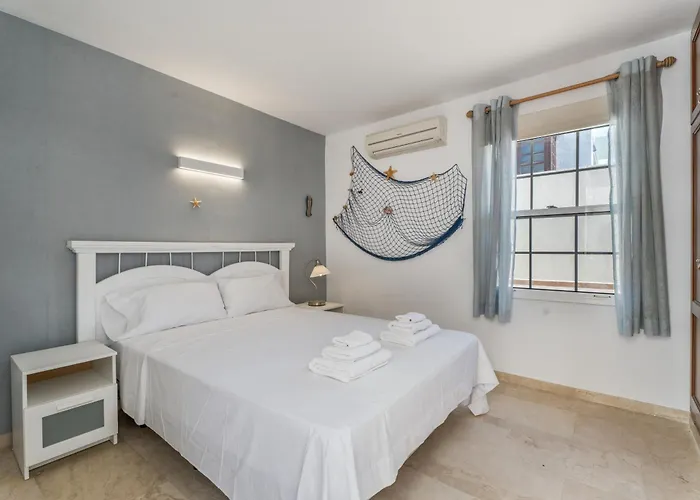 La Caleta Seaside With Pool Вилла