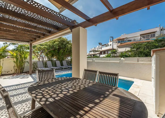 La Caleta Seaside With Pool