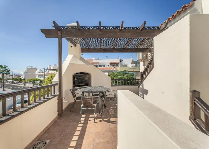 La Caleta Seaside With Pool أذيخي