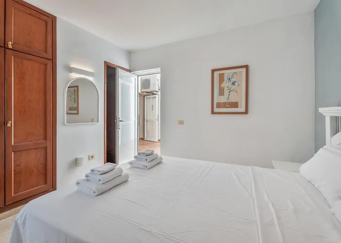 La Caleta Seaside With Pool