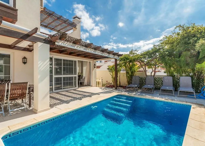 La Caleta Seaside With Pool