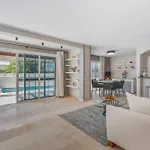 La Caleta Seaside With Pool Vila *