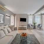 La Caleta Seaside With Pool Villa