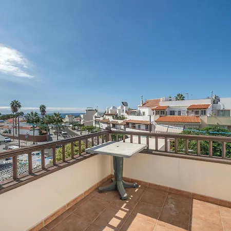 La Caleta Seaside With Pool 아데제