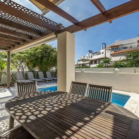 La Caleta Seaside With Pool Vila *