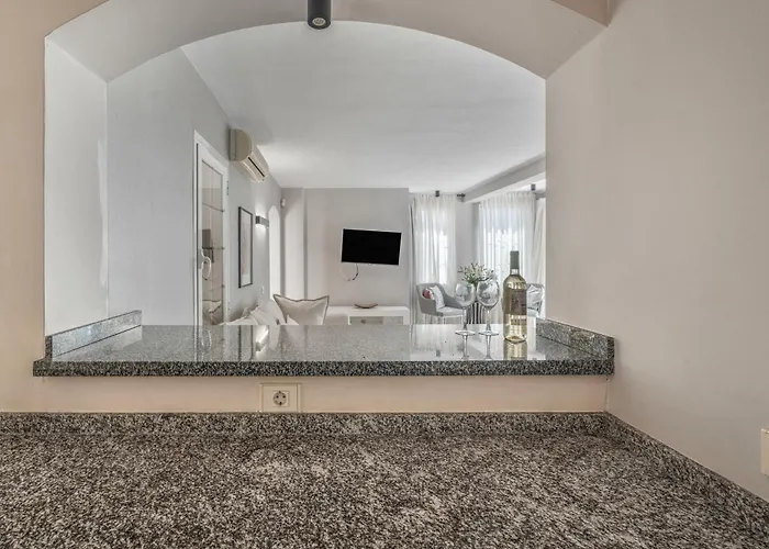 La Caleta Seaside With Pool 빌라 *