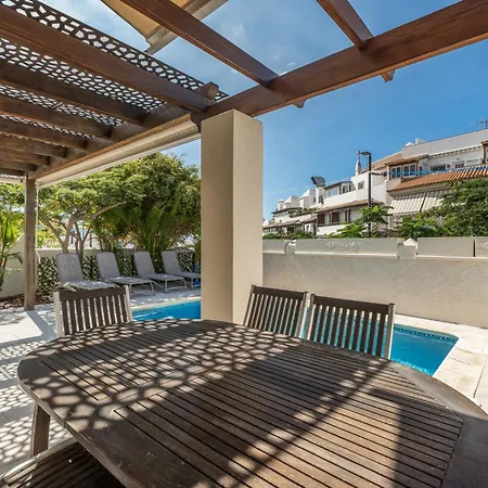 La Caleta Seaside With Pool